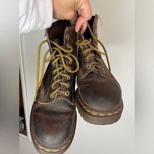 Doc martens classic brown leather yellow laces